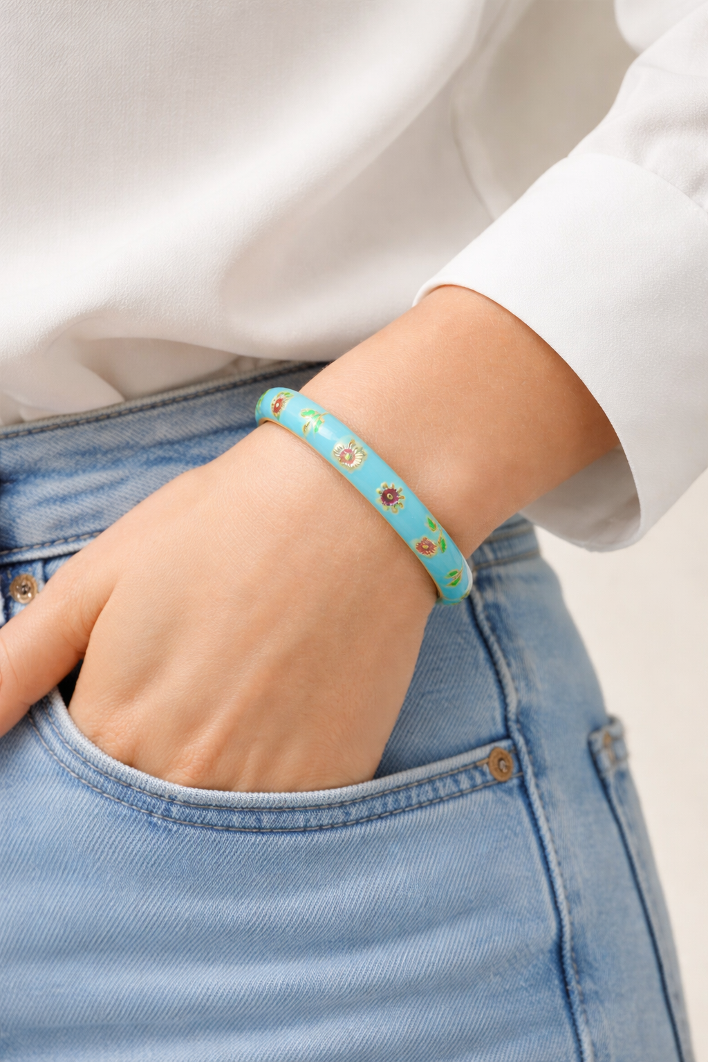 ELEGANT LUXE FLOWER BLUE BANGLE BRACELET