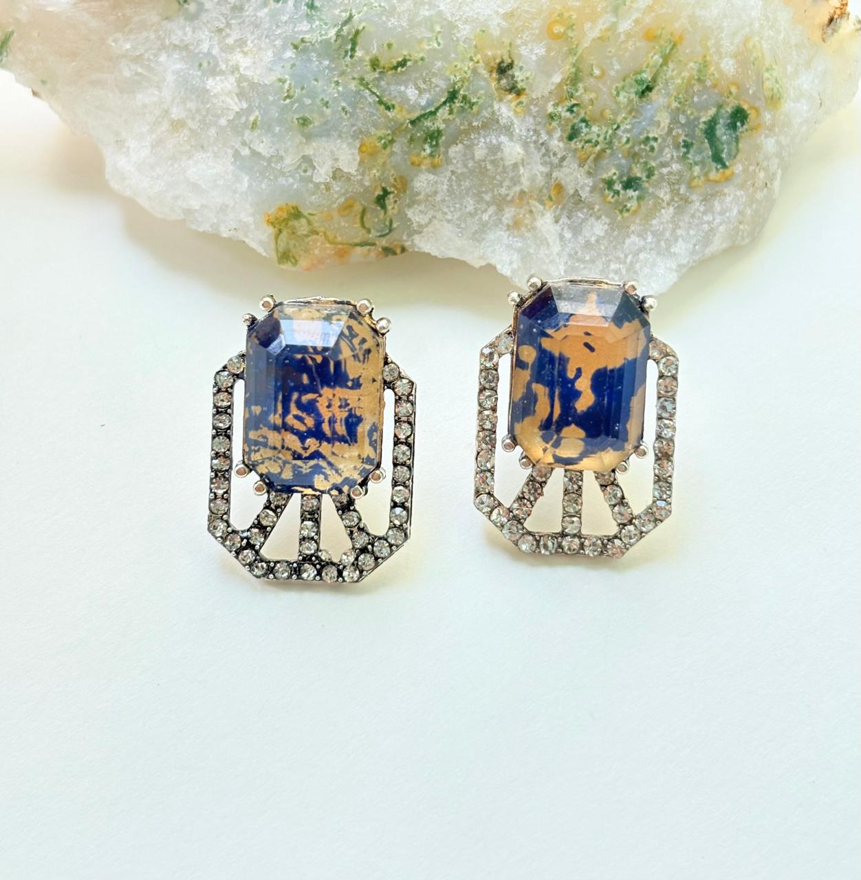 SILVER GLOW STATEMENT STUDS