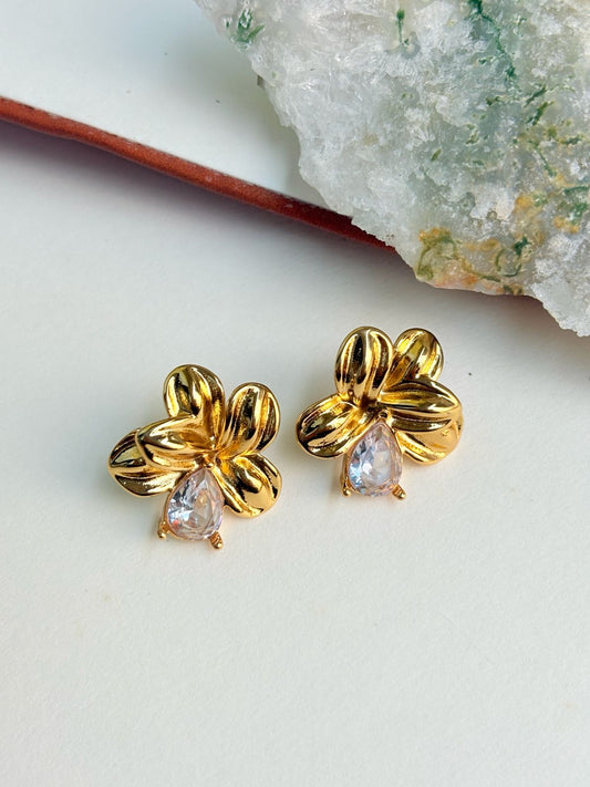 INDIE FLOWER STUDS