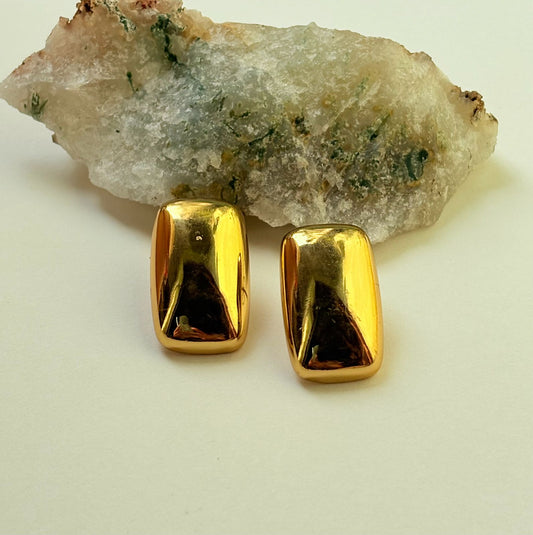 VEDA GOLDEN SQUARE STUDS