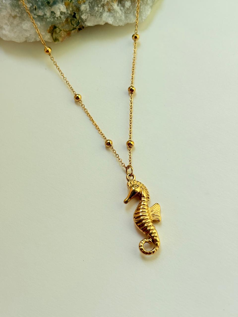 GOLDEN SEAHORSE CHARM NECKLACE