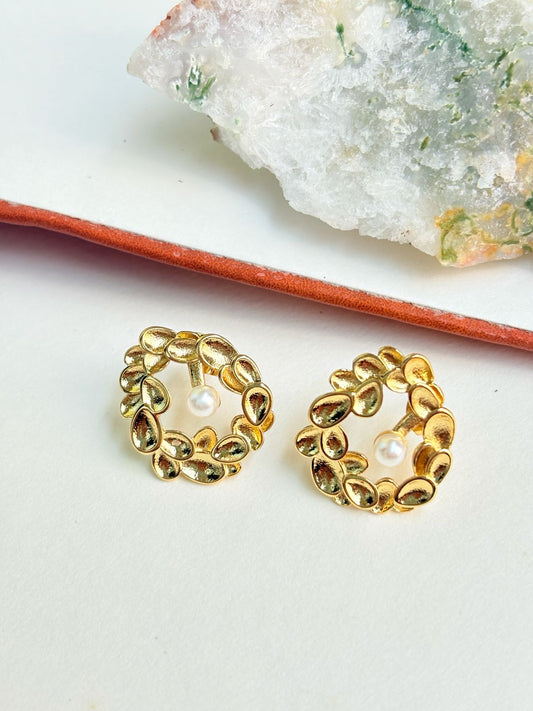 AARNA OVAL GOLDEN STUDS