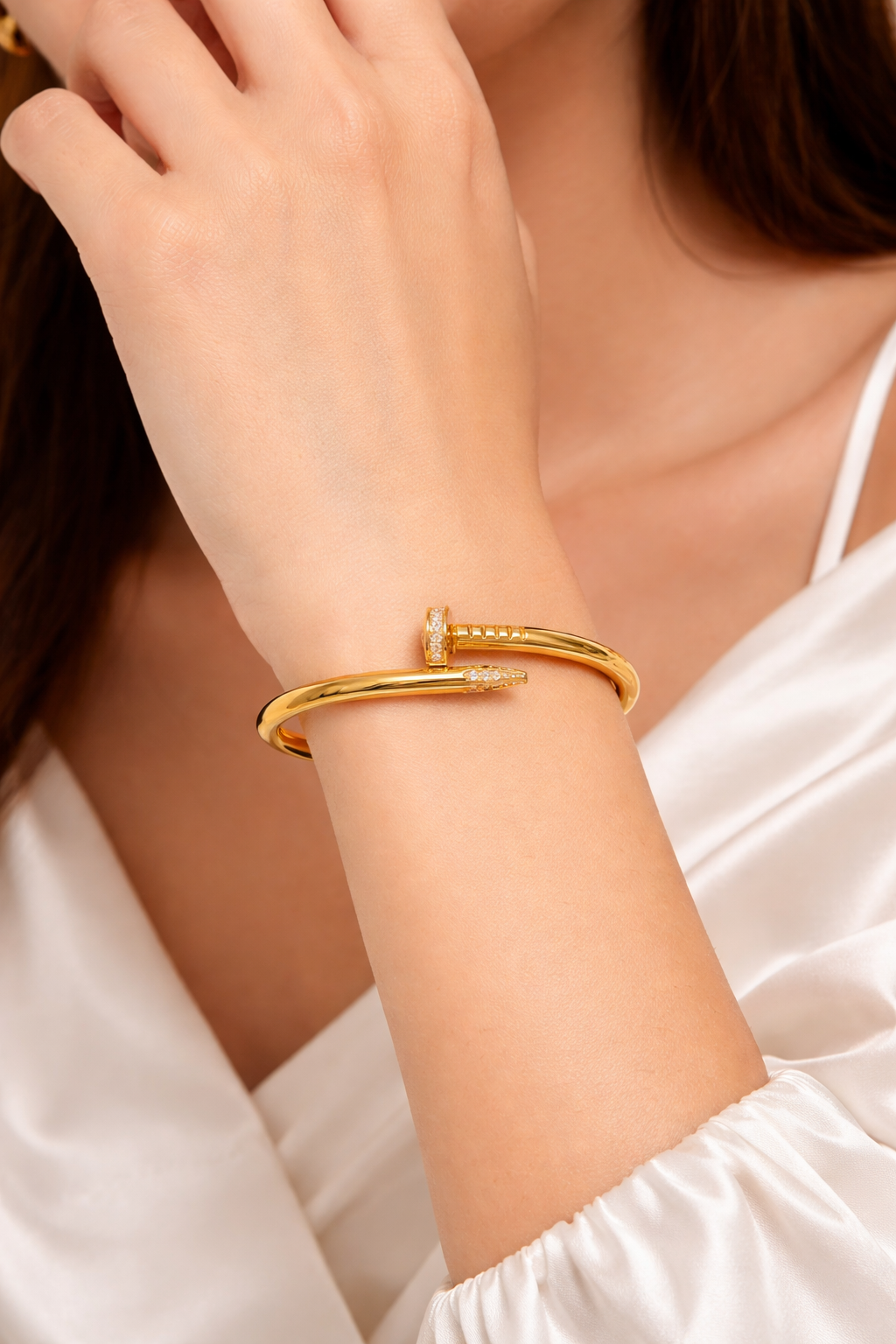 GOLDEN NAIL-INSPIRED KADA