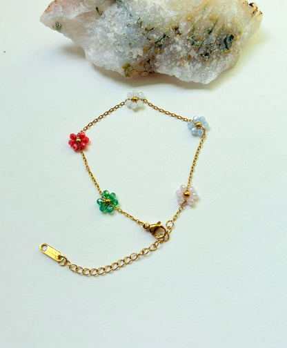 DELICATE FLORAL BEADED BRACELET