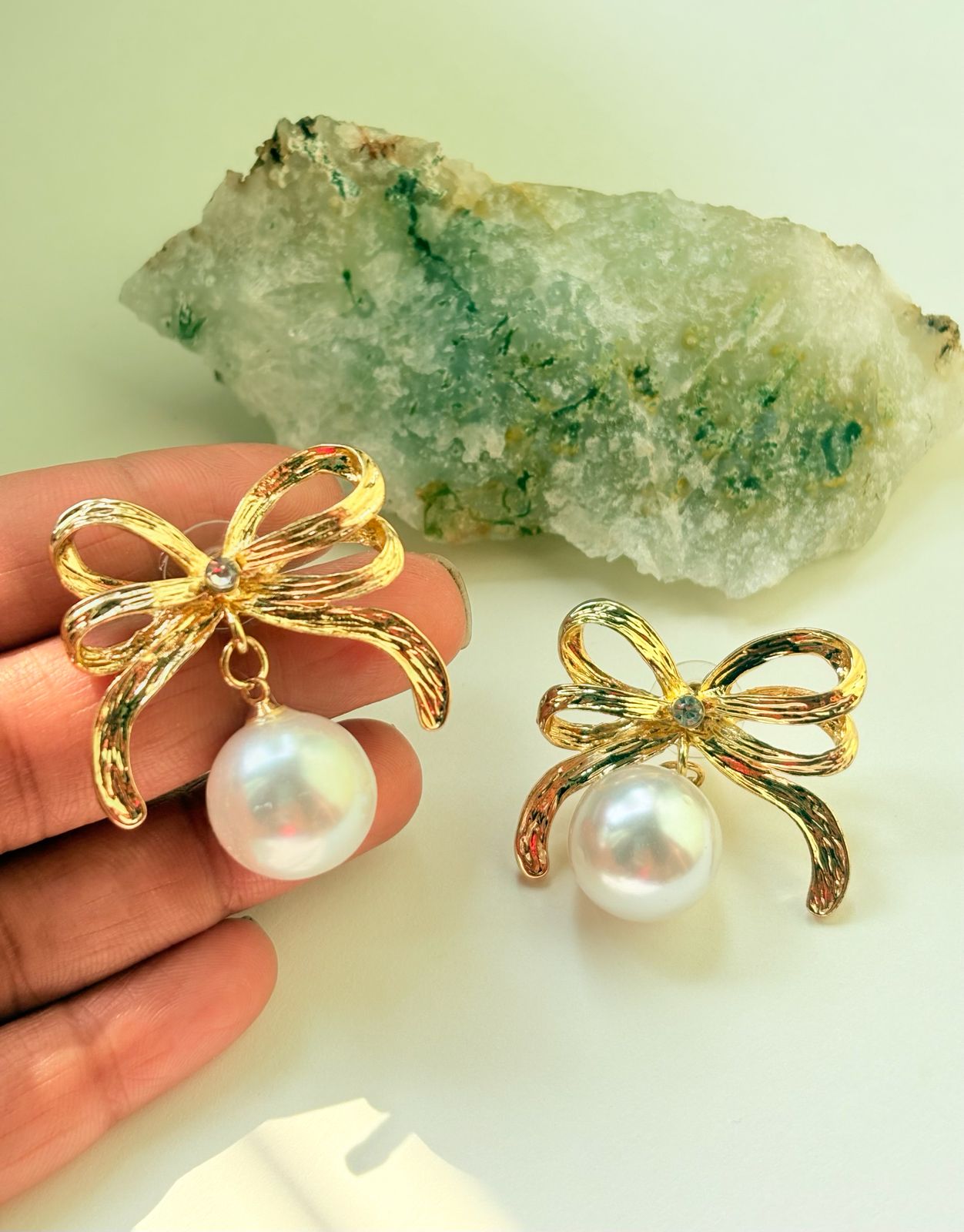 BOW PEARL EARRINGS