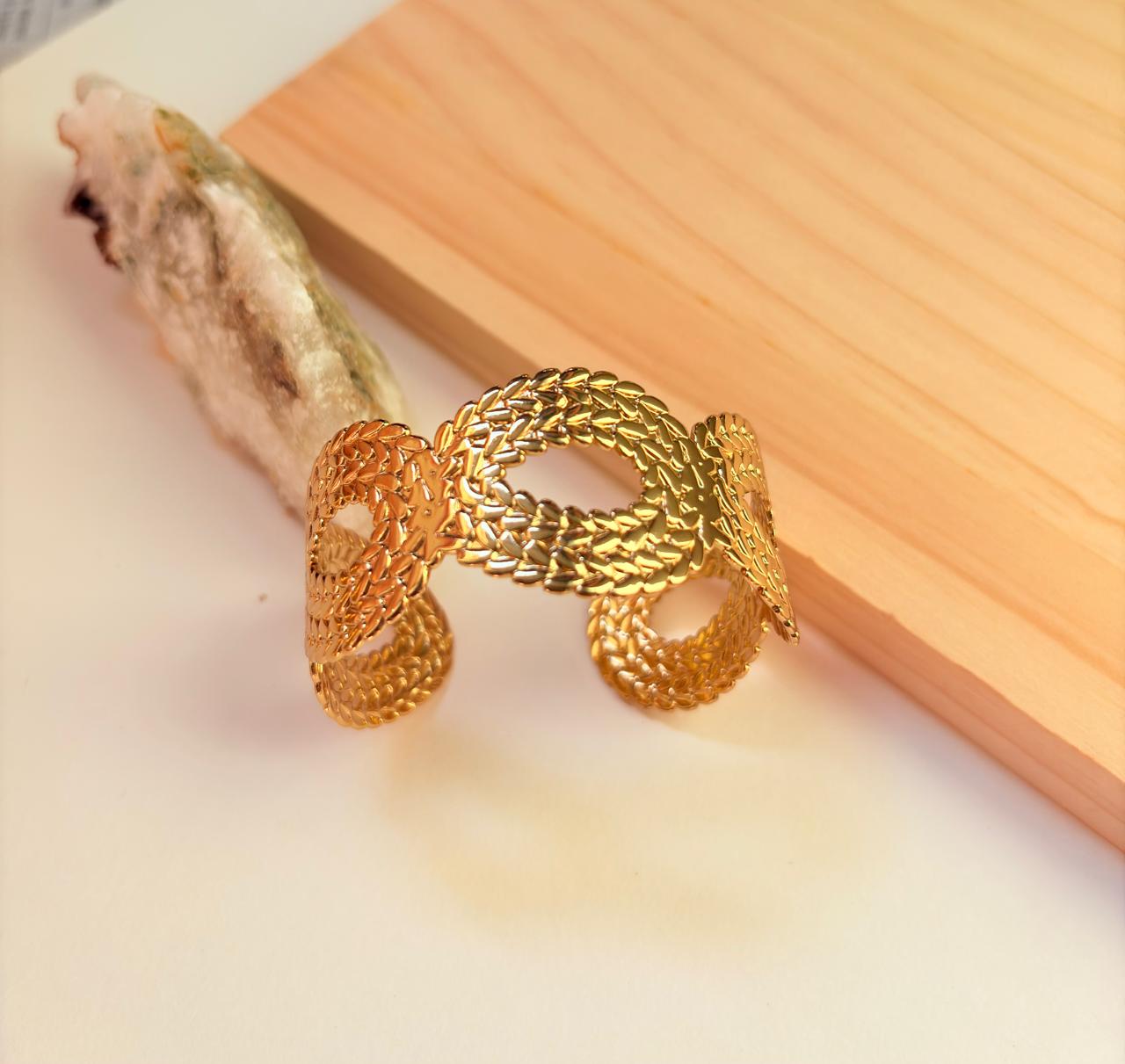 ROYAL WEAVE GOLD CUFF KADA