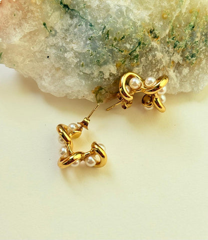 KAVI PEARL STUDS
