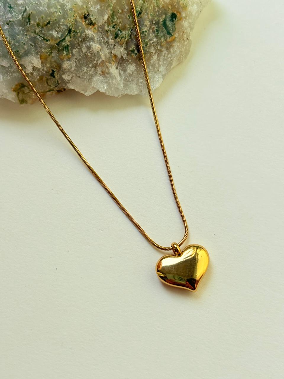 HEART PENDANT NECKLACE