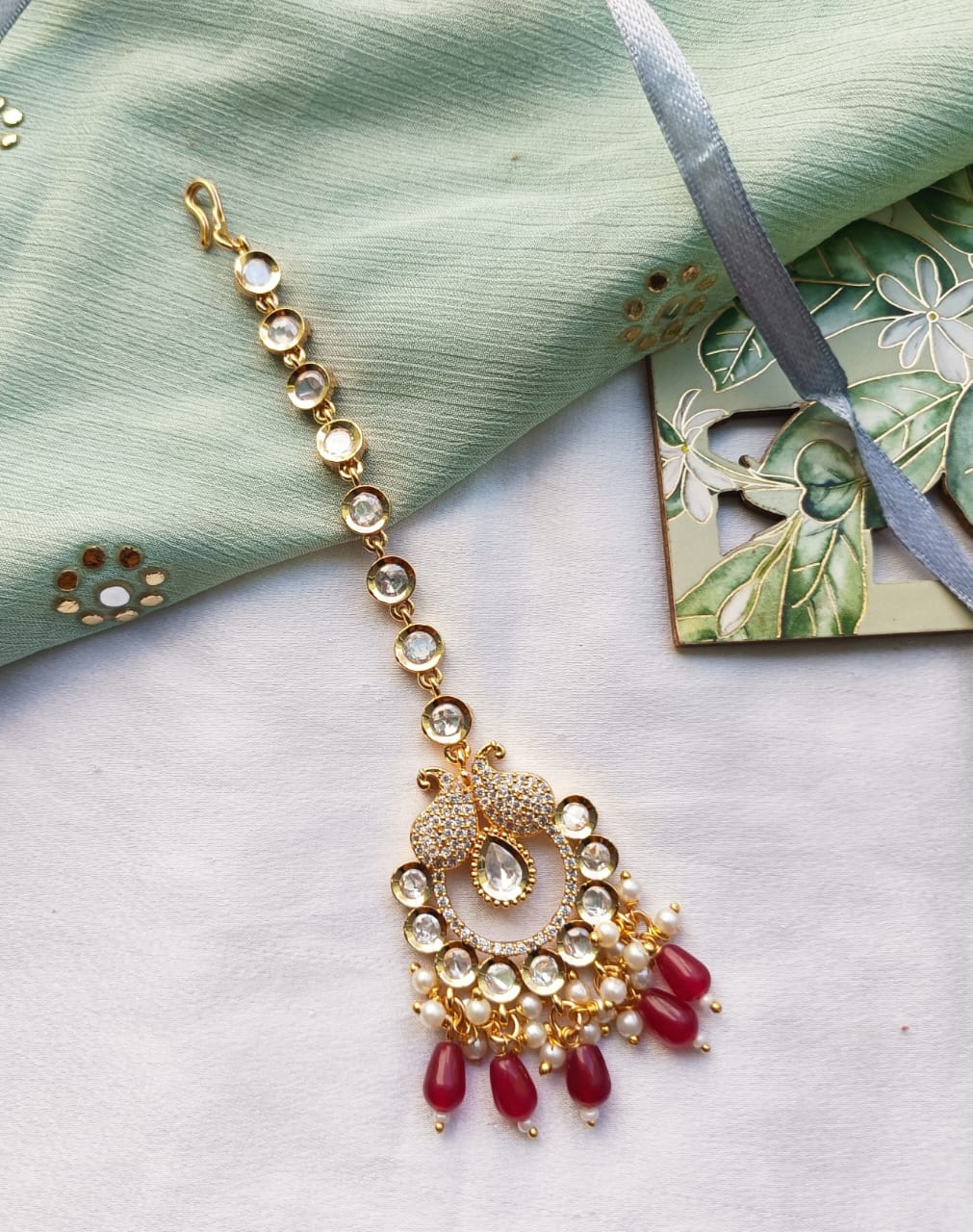 NYRA PACHI KUNDAN MANGTIKA