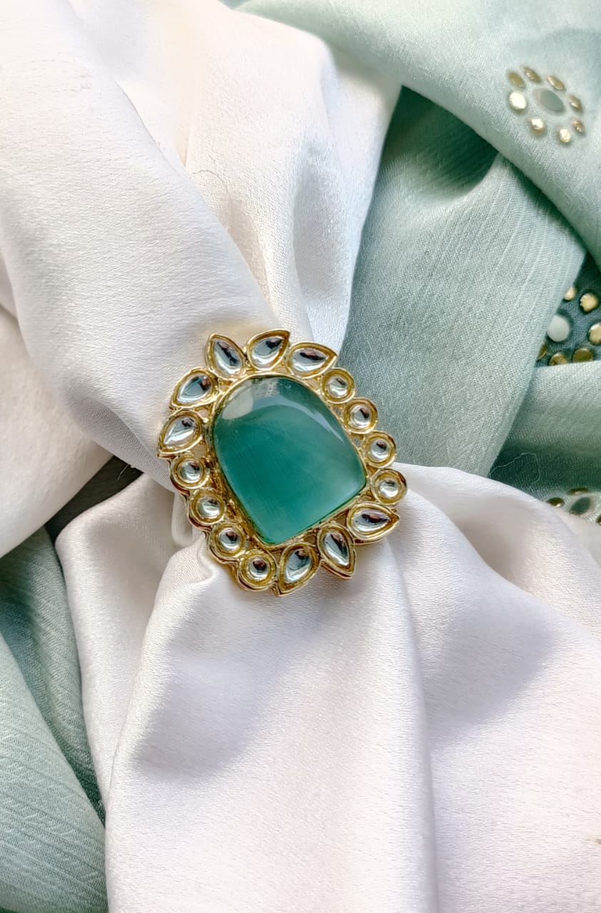 DESI SWAG FINGER RING