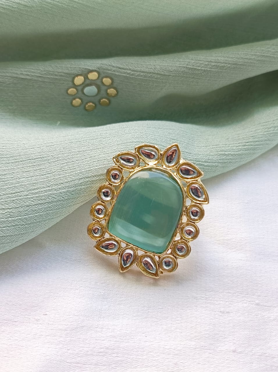 DESI SWAG FINGER RING