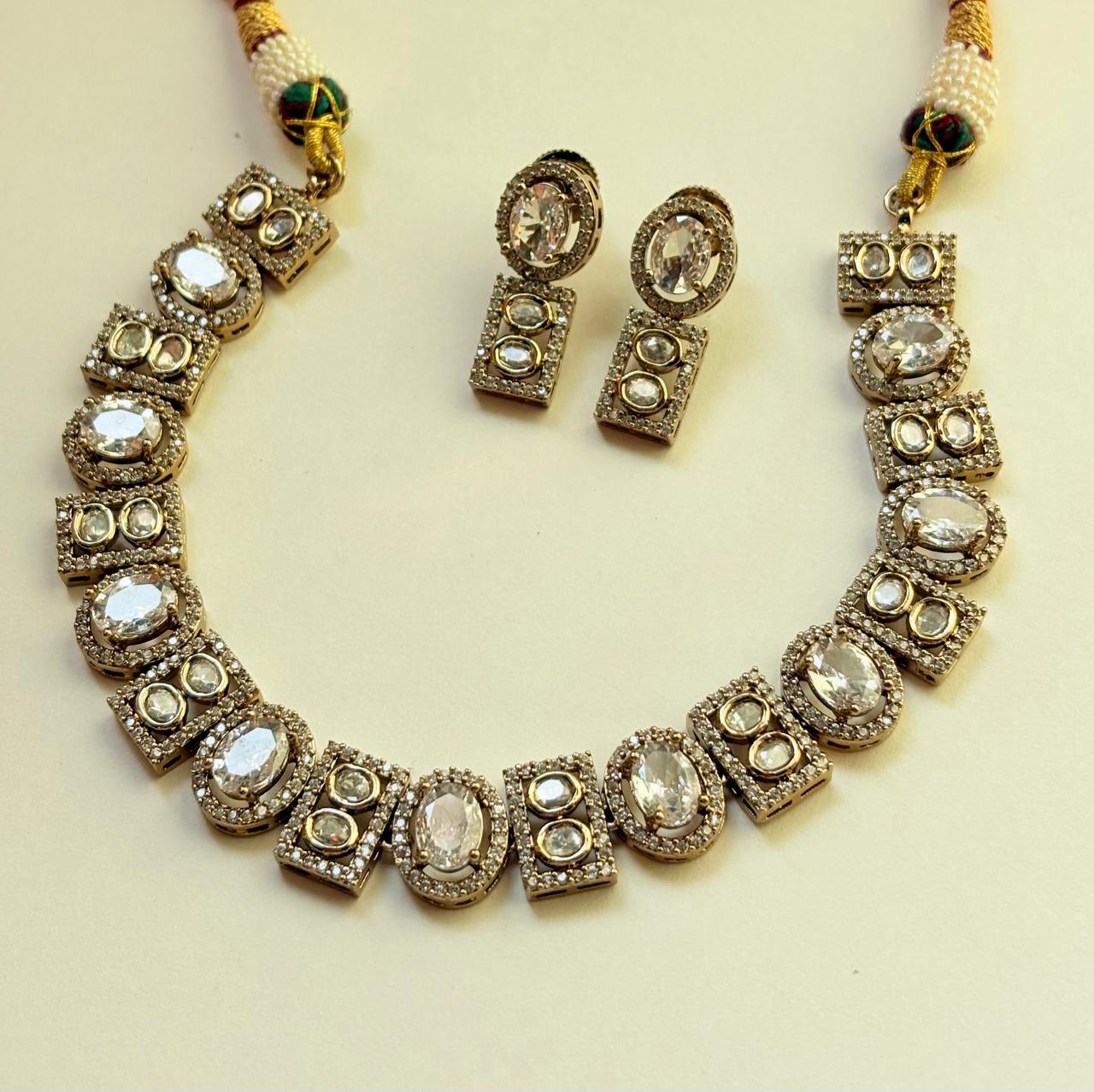 ROYAL HERITAGE CRYSTAL NECKLACE SET