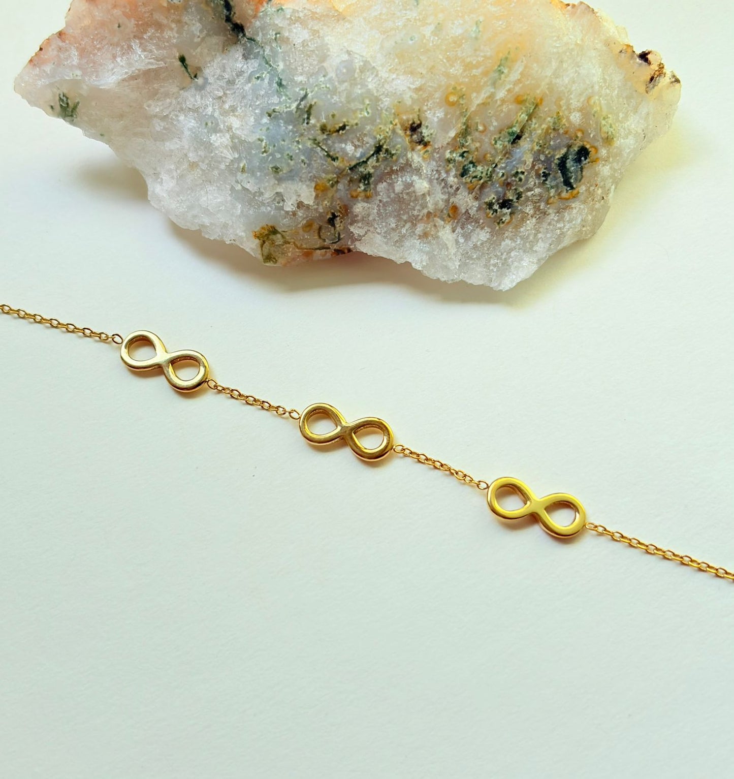 INFINITY GLOW BRACELET